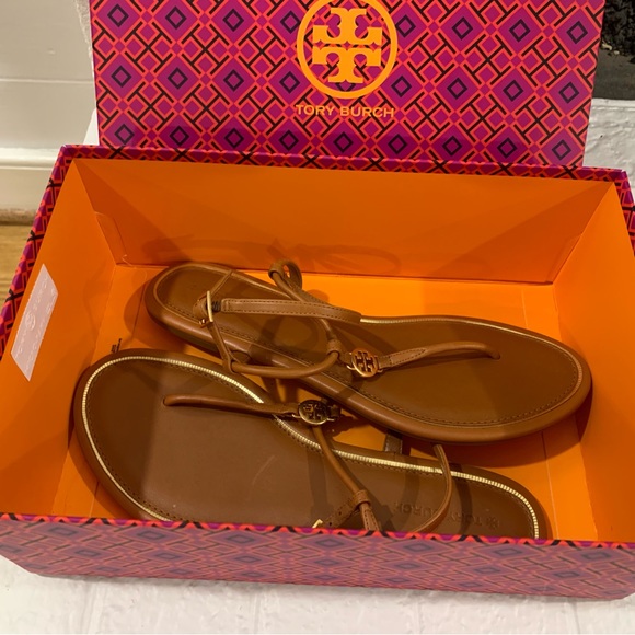 Tory Burch Emmy flat sandal. L - Picture 2 of 2